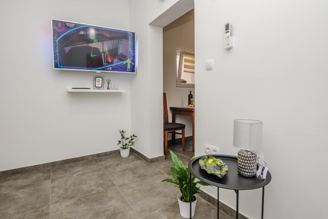 Lovely Apartment M&K In Peaceful Area - Zara Esterno foto