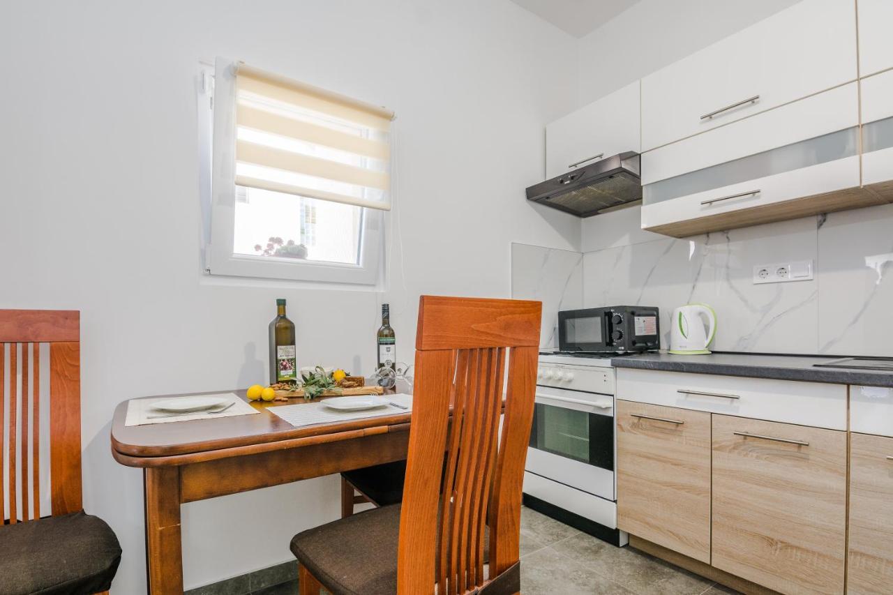 Lovely Apartment M&K In Peaceful Area - Zara Esterno foto
