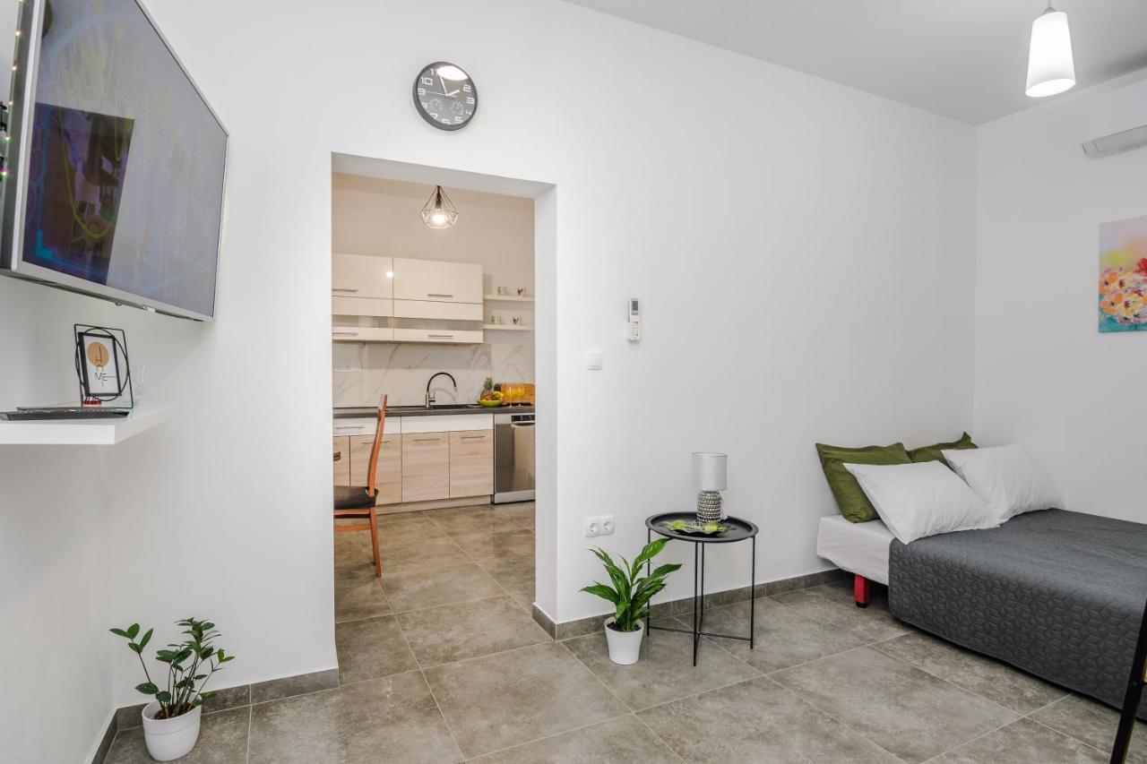 Lovely Apartment M&K In Peaceful Area - Zara Esterno foto
