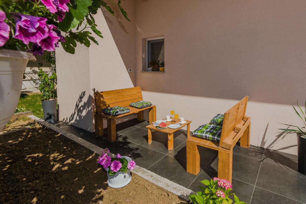 Lovely Apartment M&K In Peaceful Area - Zara Esterno foto