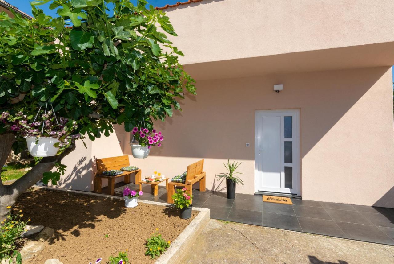 Lovely Apartment M&K In Peaceful Area - Zara Esterno foto