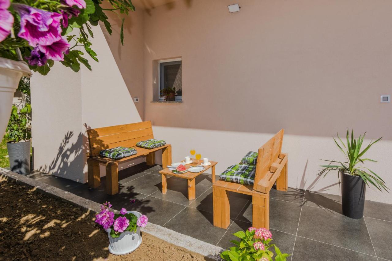 Lovely Apartment M&K In Peaceful Area - Zara Esterno foto